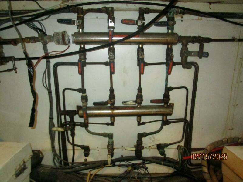 57' DeFever fuel manifold