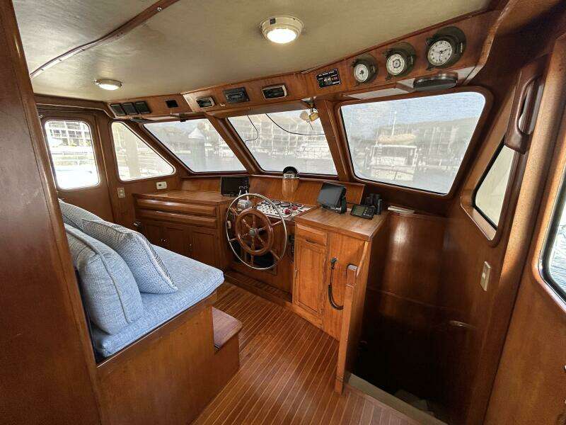 57' DeFever pilothouse forward