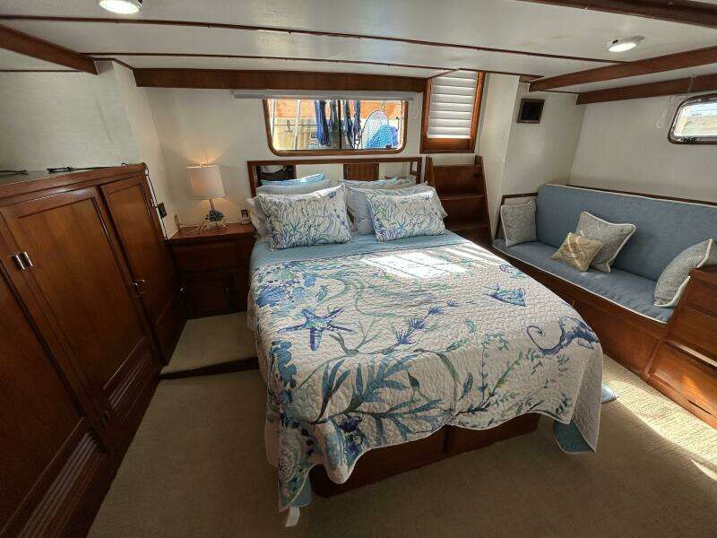 57' DeFever master stateroom