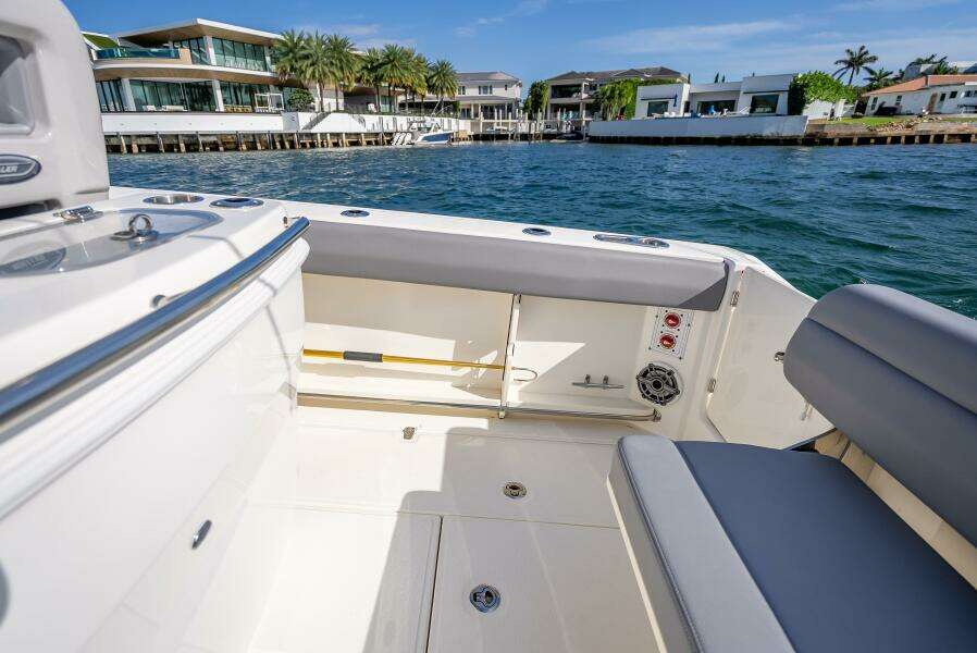 2023 Boston Whaler 280 Outrage