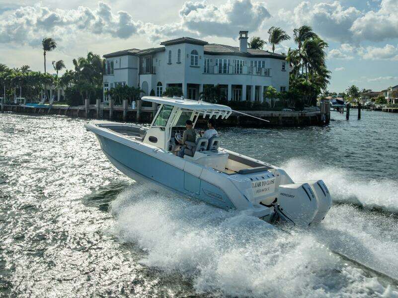 2023 Boston Whaler 280 Outrage