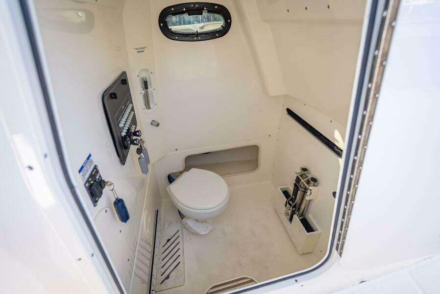 2023 Boston Whaler 280 Outrage