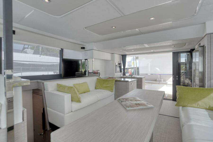 2022 Fountaine Pajot MY6
