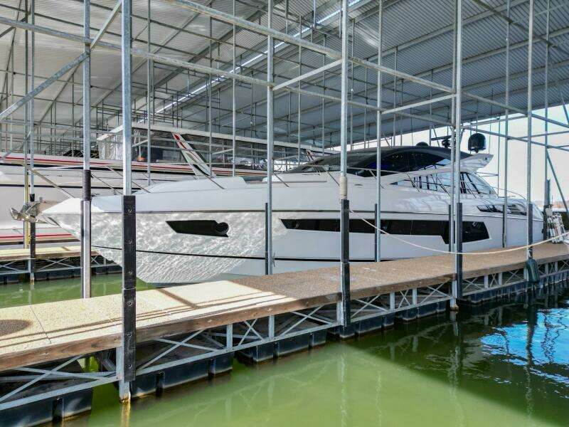 2015 Sunseeker Predator 68