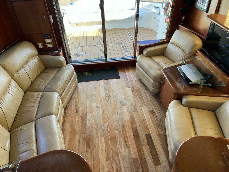 2008 Ovation 52