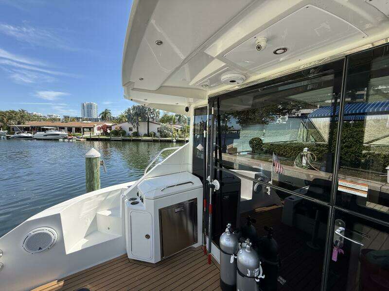 2014 Cruisers Yachts 45 Cantius