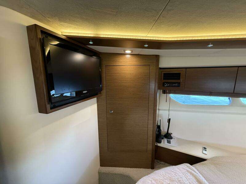 2014 Cruisers Yachts 45 Cantius