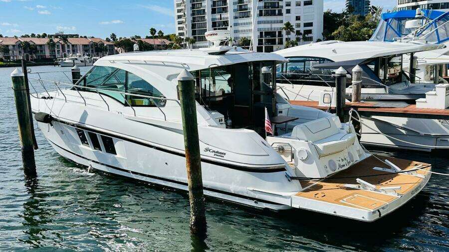 2014 Cruisers Yachts 45 Cantius