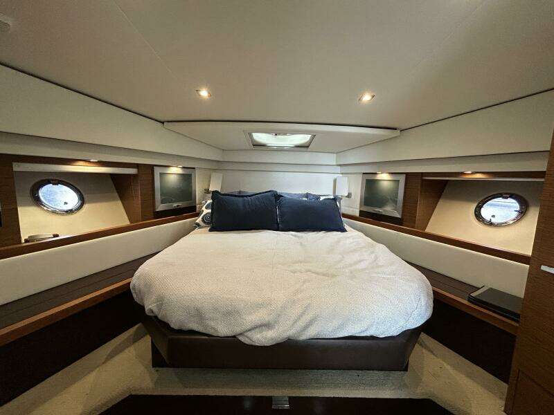 2015 Tiara Yachts C44 Coupe