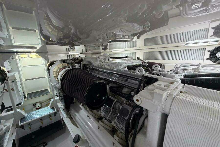 2004 Viking 56 Convertible