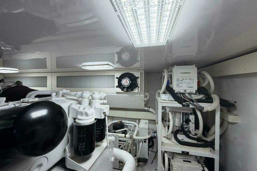 2004 Viking 56 Convertible