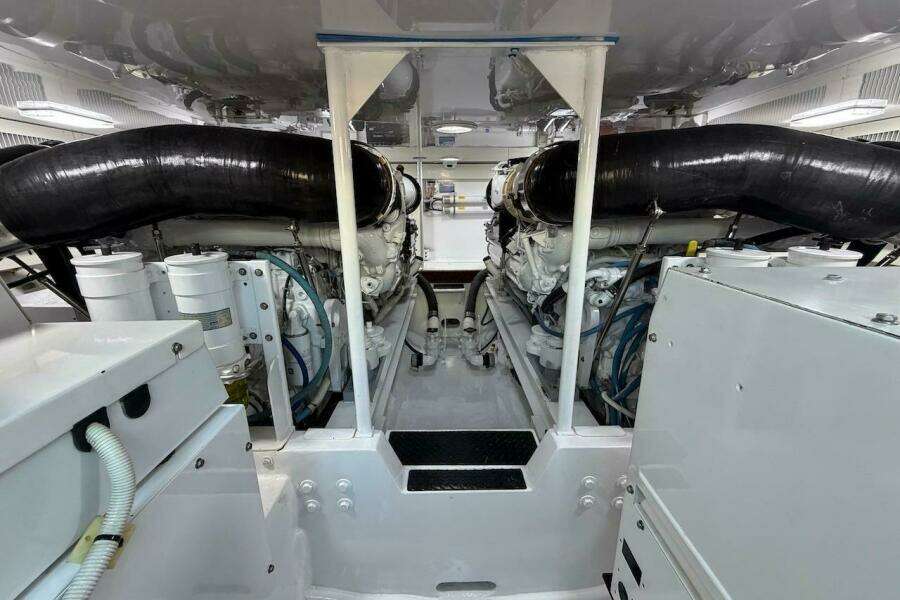 2004 Viking 56 Convertible