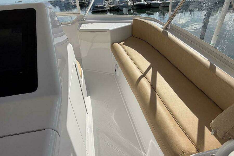 2004 Viking 56 Convertible