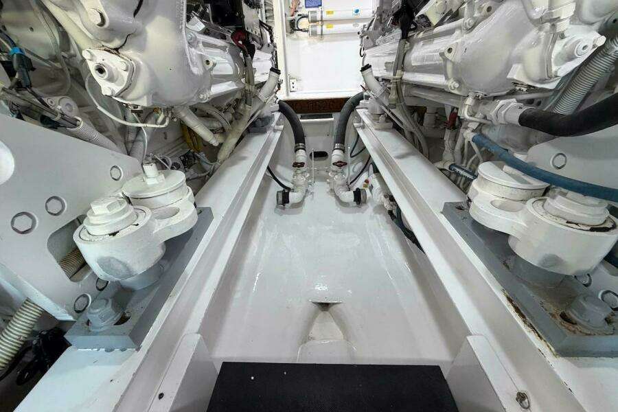 2004 Viking 56 Convertible