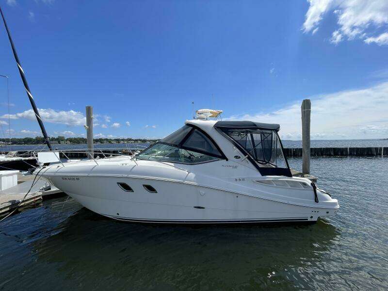 2010 Sea Ray 330 Sundancer
