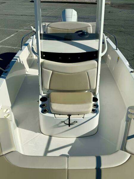 2020 Boston Whaler 210 Dauntless