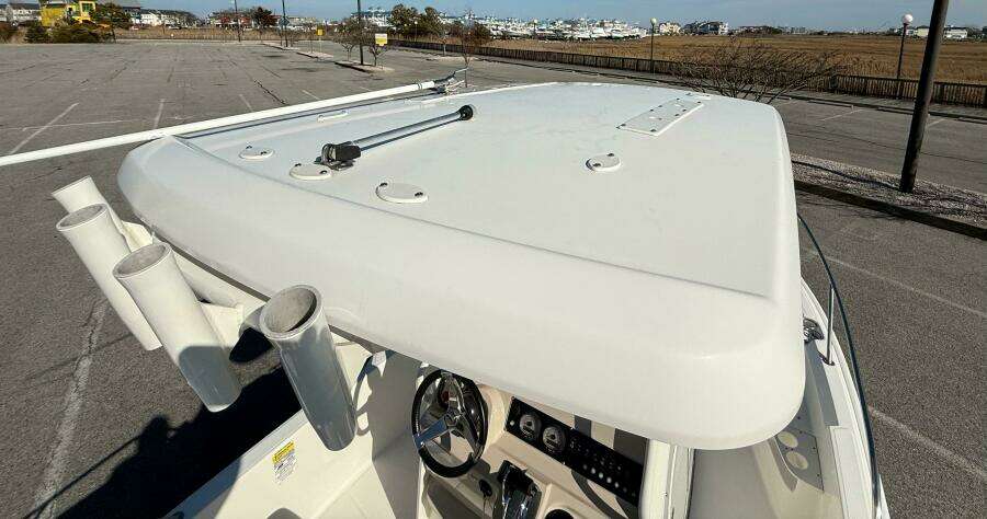 2020 Boston Whaler 210 Dauntless