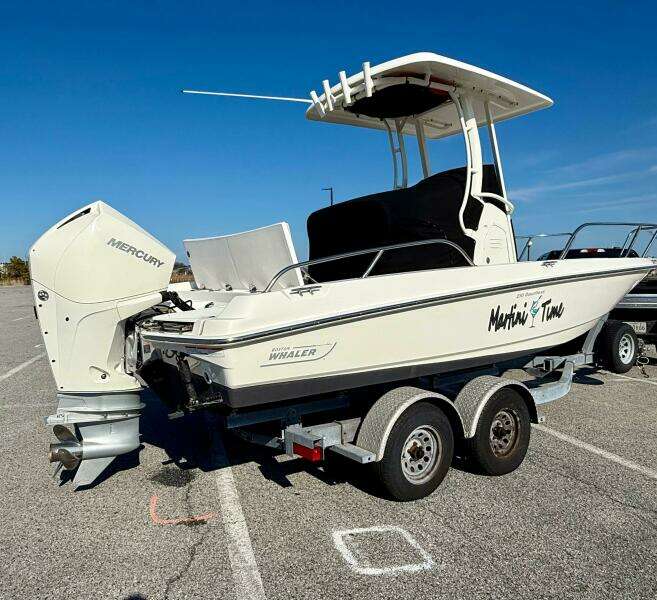 2020 Boston Whaler 210 Dauntless