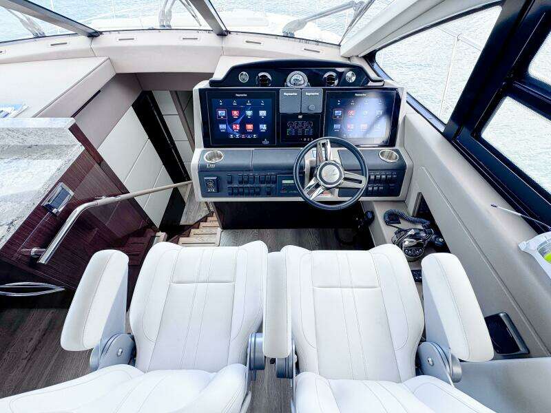 2018 Sea Ray L650 Fly