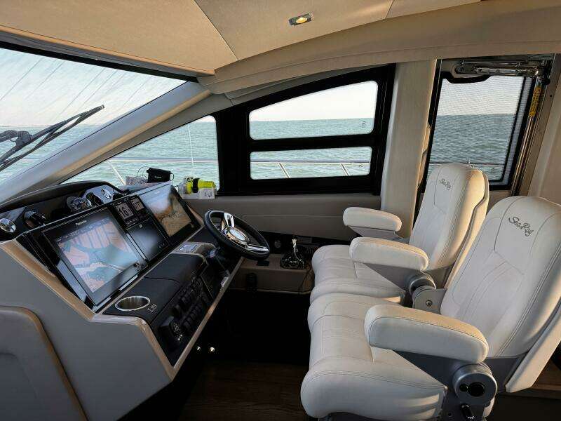 2018 Sea Ray L650 Fly