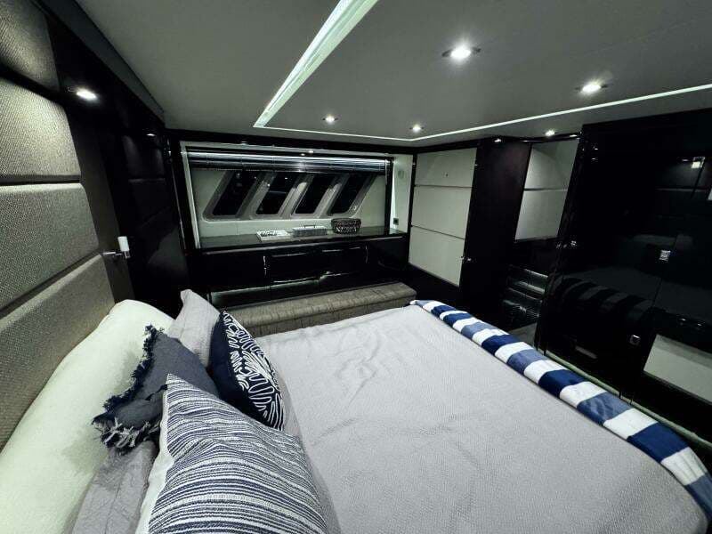 2018 Sea Ray L650 Fly