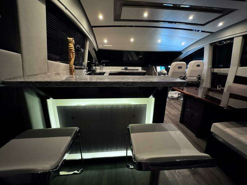 2018 Sea Ray L650 Fly