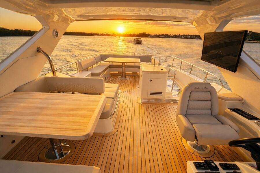 2018 Sea Ray L650 Fly