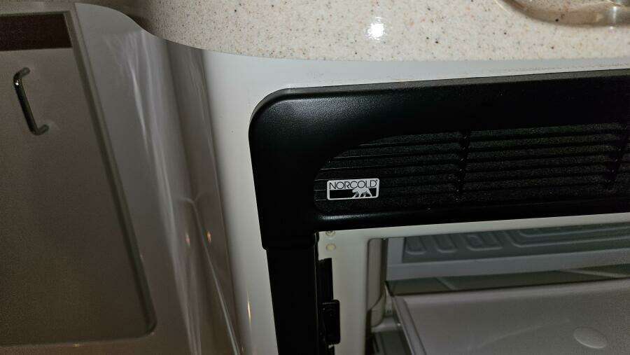 1998 Chris-Craft 320 Express Cruiser