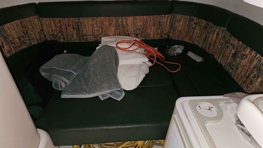 1998 Chris-Craft 320 Express Cruiser