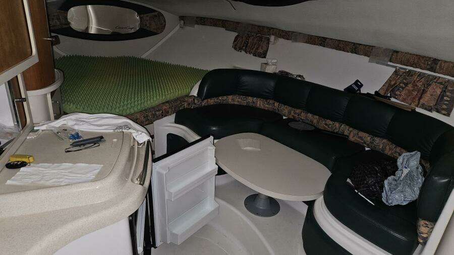 1998 Chris-Craft 320 Express Cruiser