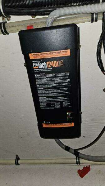 1998 Chris-Craft 320 Express Cruiser