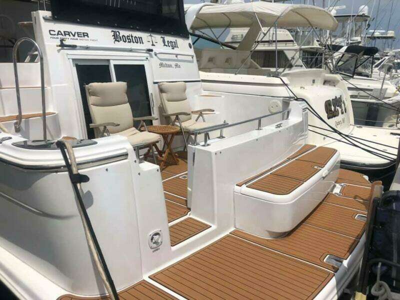 2002 Carver 444 Cockpit Motor Yacht