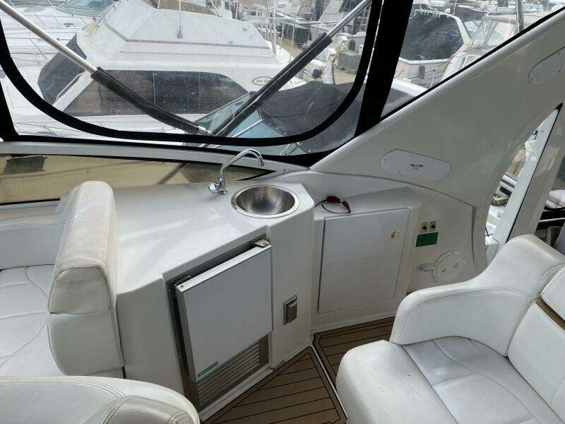2002 Carver 444 Cockpit Motor Yacht