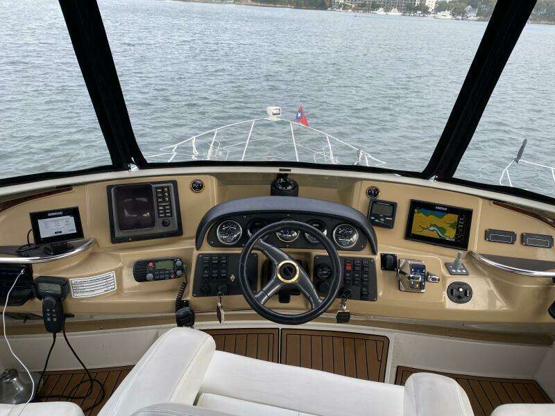 2002 Carver 444 Cockpit Motor Yacht