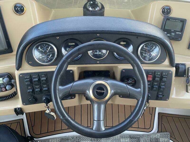2002 Carver 444 Cockpit Motor Yacht