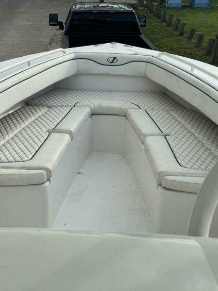 2008 31 Jupiter Center Console
