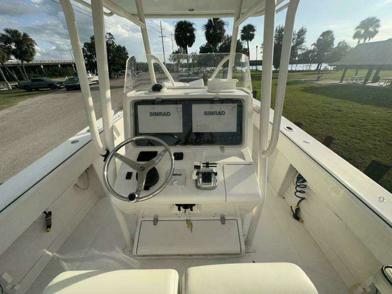 2008 31 Jupiter Center Console