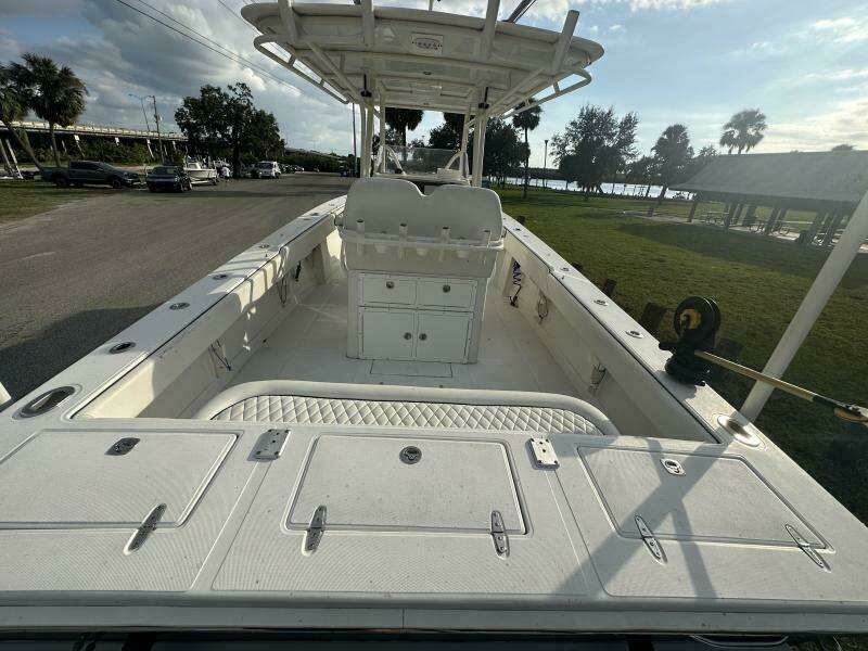 2008 31 Jupiter Center Console
