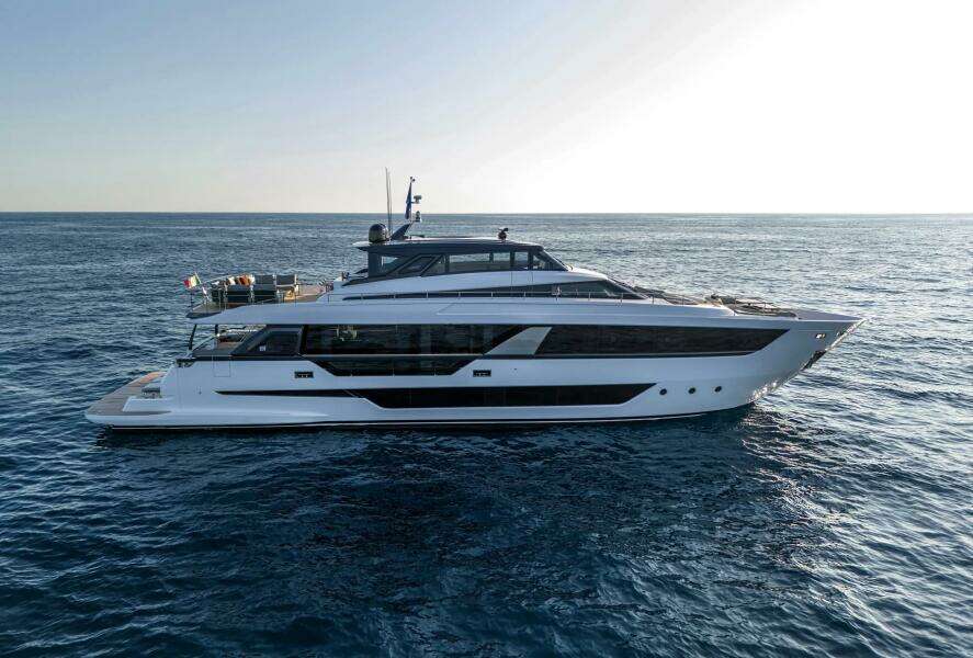 2022 Ferretti Yachts Skydeck