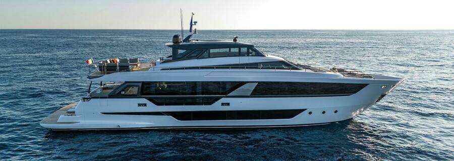 2022 Ferretti Yachts Skydeck