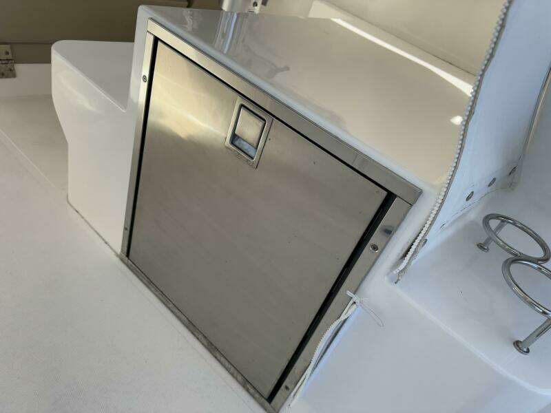 2015 Pursuit 365i Sport Coupe