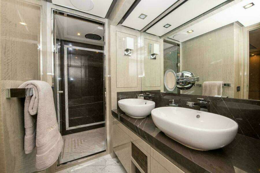 2017 Azimut Flybridge