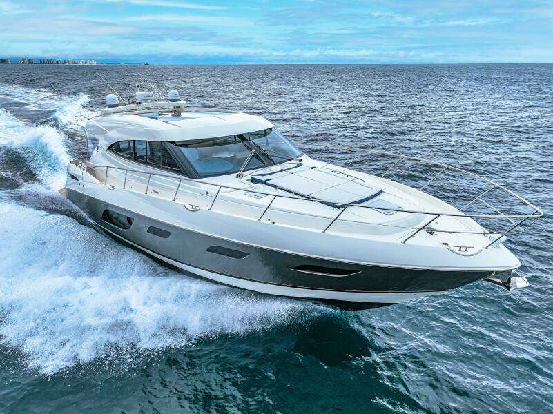 2022 Riviera 6000 Sport Yacht Platinum Edition