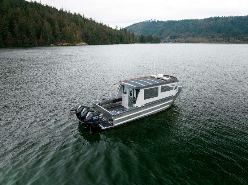 2023 Liquid Metal Maquinna Crew