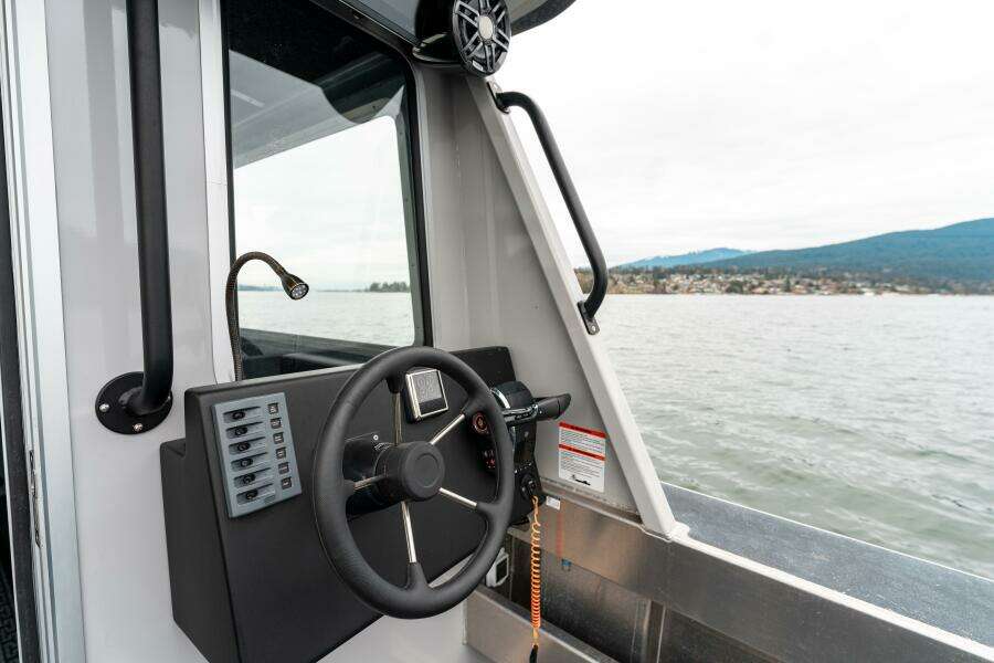 2023 Liquid Metal Maquinna Crew