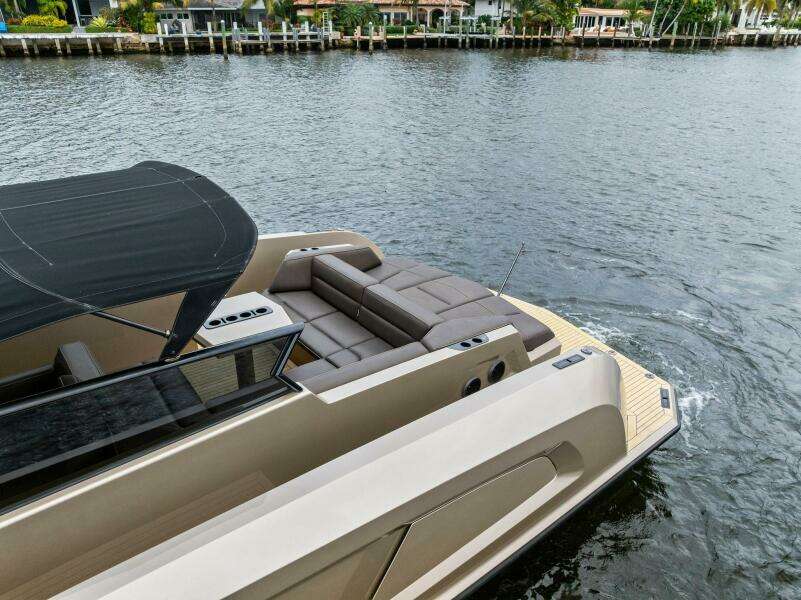 2022 Vanquish Yachts VQ45