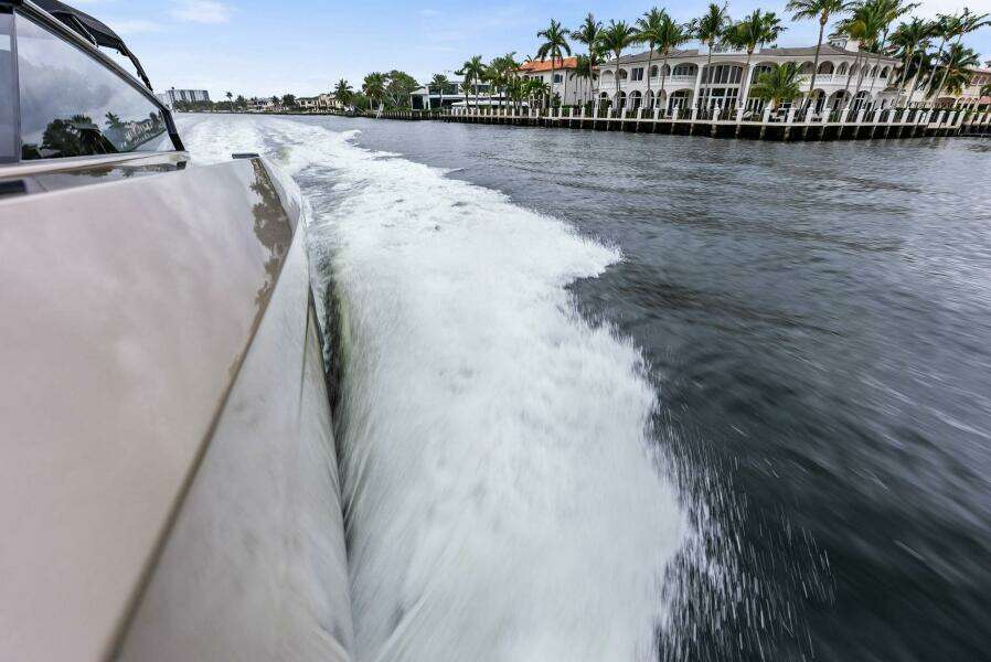 2022 Vanquish Yachts VQ45