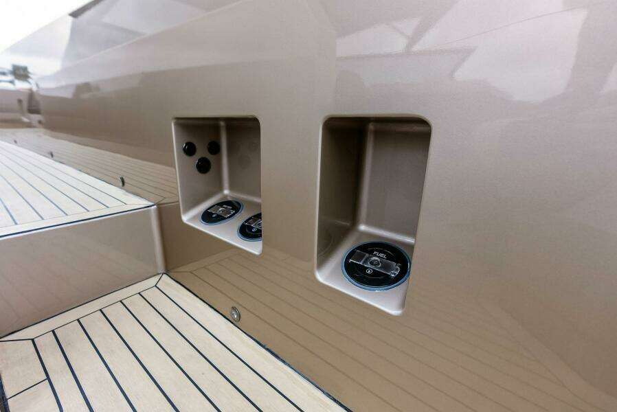 2022 Vanquish Yachts VQ45