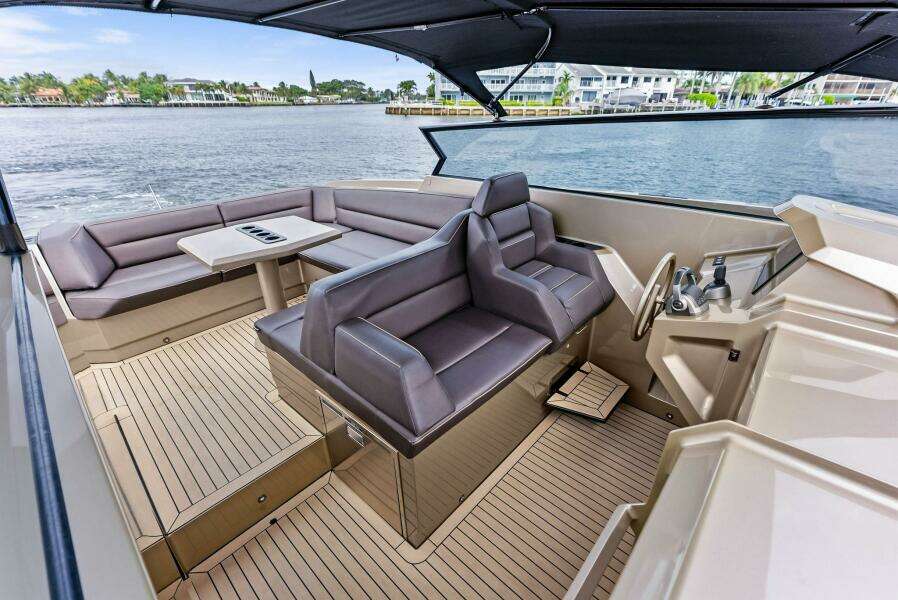 2022 Vanquish Yachts VQ45