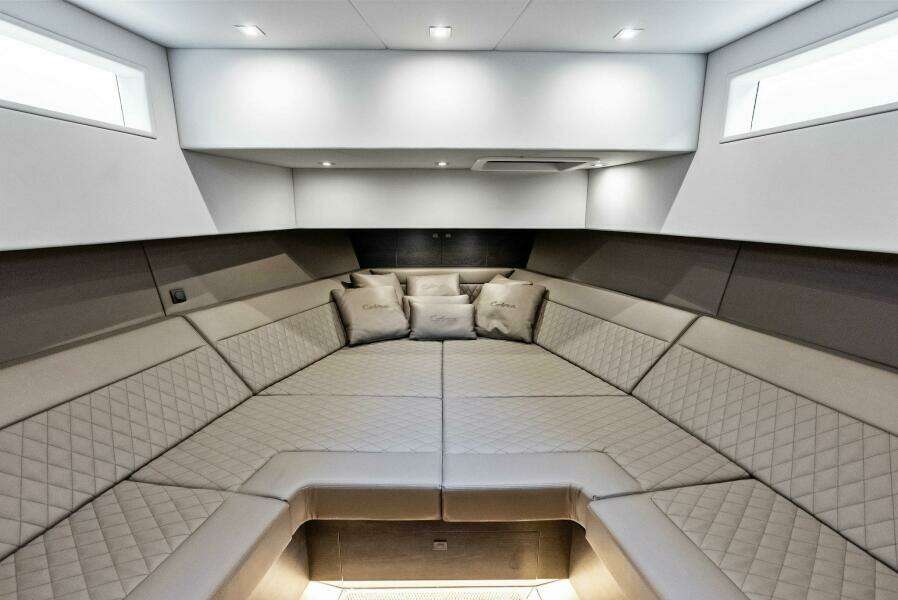 2022 Vanquish Yachts VQ45